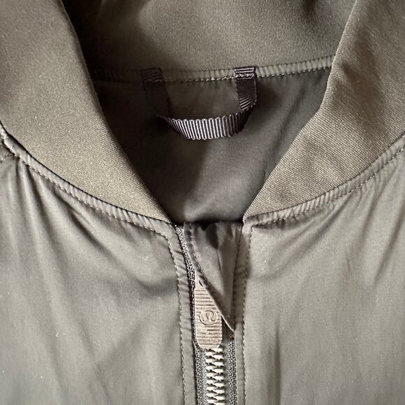 Lululemon EUC Above the Clouds Full Zip Stretch Glyde Bomber Evergreen Jacket 6 - Picture 4 of 10